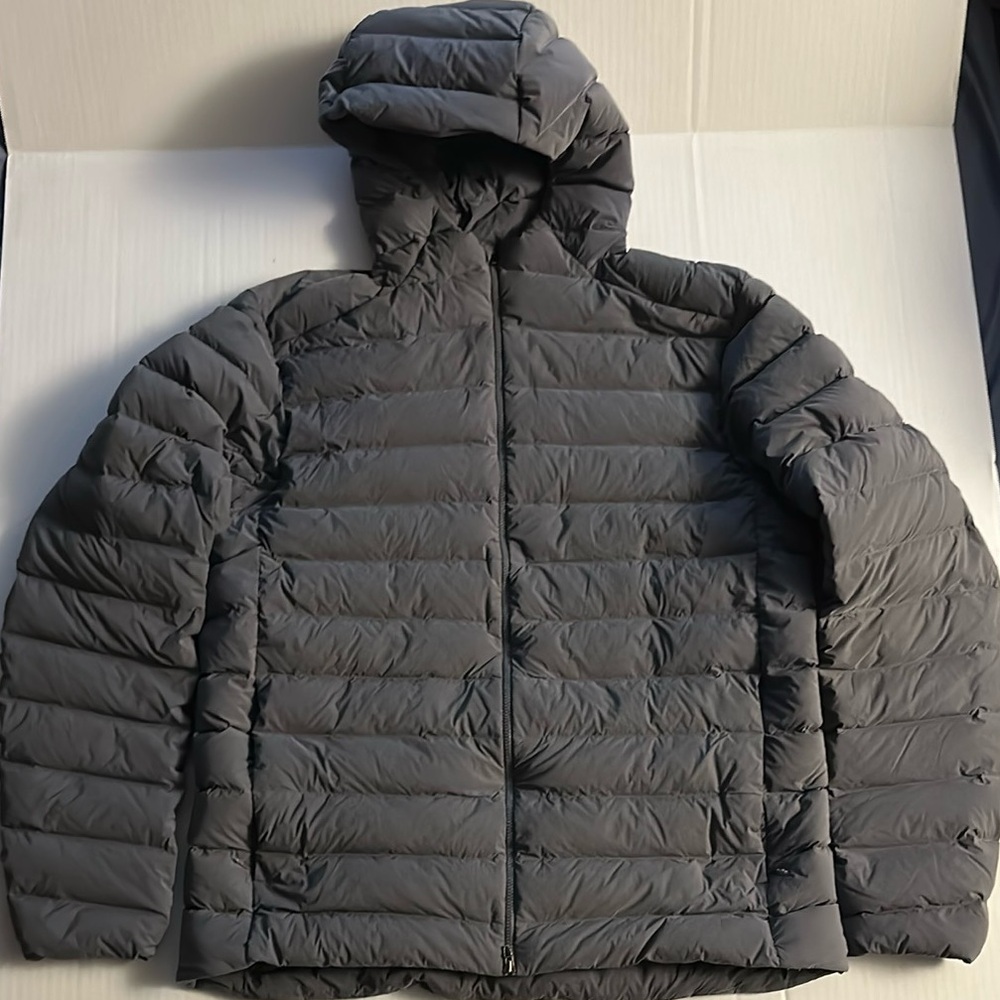 Lululemon Men's large grey Puffer Jacket
